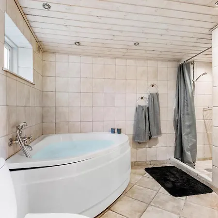 Gorgeous In With House A Panoramic View